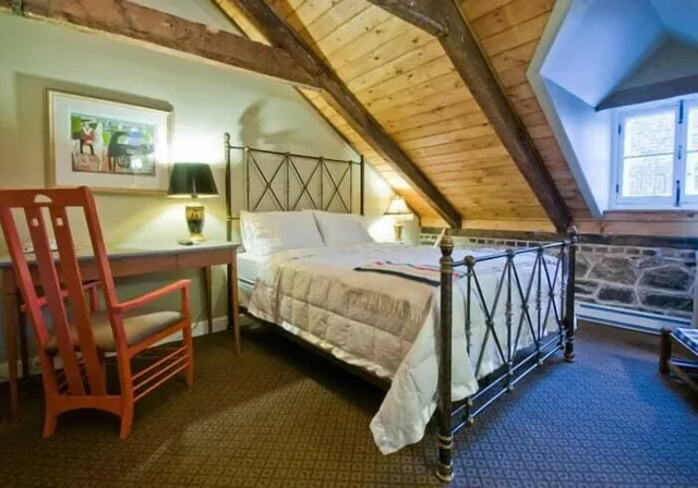 Superior, Queen Bed, City View, Attic، Auberge Place D Armes 6/10