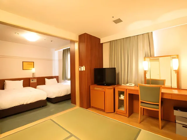 غرفة يابانية غربية بسريرين منفصلين وفرشتي فوتون، Hotel Tetora Otsu Kyoto 1/1