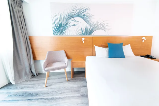غرفة قياسية بسرير كينج، Novotel Cairns Oasis Resort 8/10