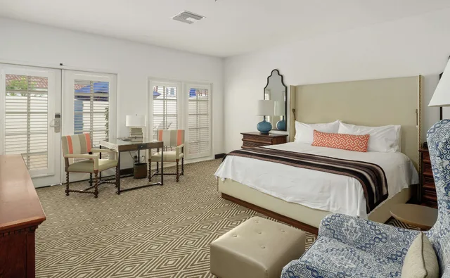 غرفة بسرير كينج، La Quinta Resort & Club, Curio Collection by Hilton 1/6