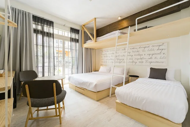 غرفة عائلية بسرير مزدوج وسريرين منفصلين، The Pattern Boutique Hotel 1/4