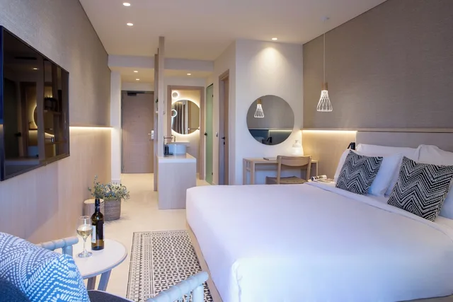 Deluxe, Double Bed, Pool View, Shared Pool، MERAVIA Leonardo Limited Edition 5/10