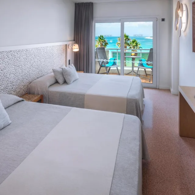 Privilege, Quadruple, Sea Front، Caprici Beach Hotel & Spa 1/4