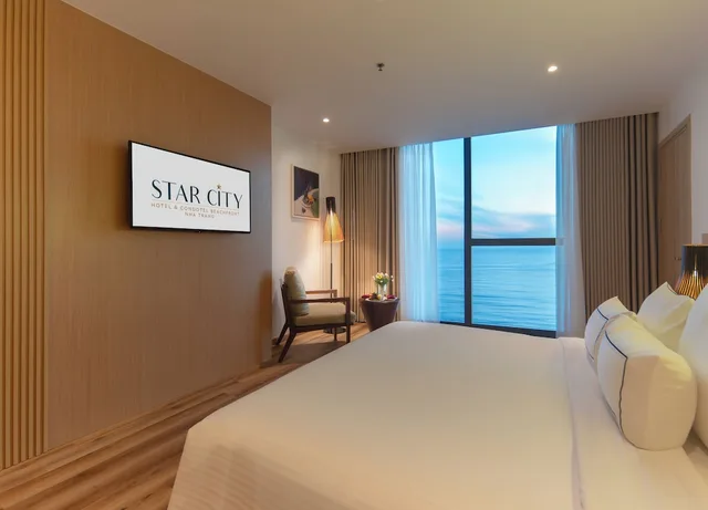 غرفة متصلة عائلية بسرير كينج وسريرين منفصلين بإطلالة على البحر، Starcity Bayfront Nha Trang Hotel 4/10