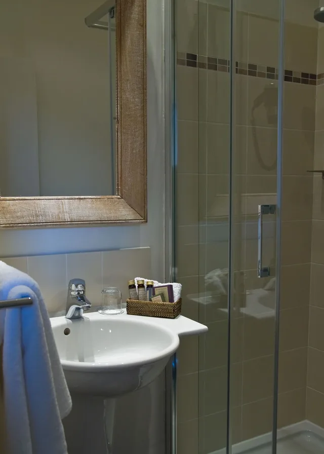 Classic, Twin Beds, Courtyard Area، Hotel Les Costans the Originals Relais 3/3