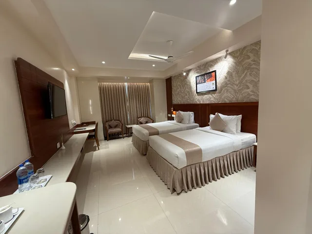 Premium, The Plaza 1/3
