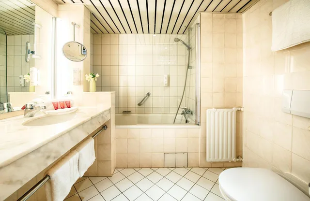 غرفة عائلية، LEONARDO HOTEL HAMBURG CITY NORD 8/9