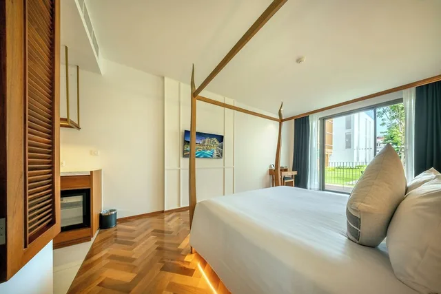 غرفة سوبيريور بسرير كينج بإطلالة على الحديقة، PATONG BEACH HOTEL 3/10