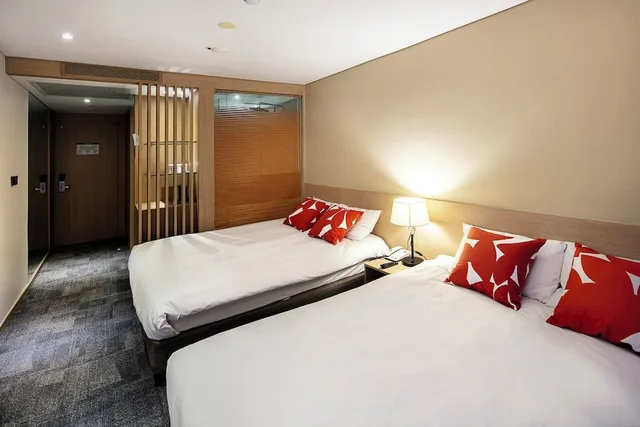 غرفة عائلية بسريرين مزدوجين بإطلالة على المدينة، The Best Jeju Seongsan Hotel 3/9