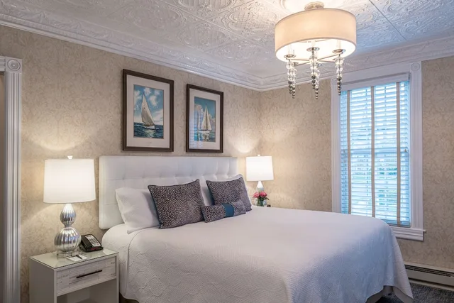 غرفة سوبيريور بسرير كينج، The Chateau Inn and Suites 3/6