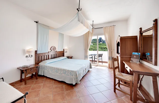 غرفة كلاسيكية ثلاثية، Colonna Grand Hotel Capo Testa 1/2