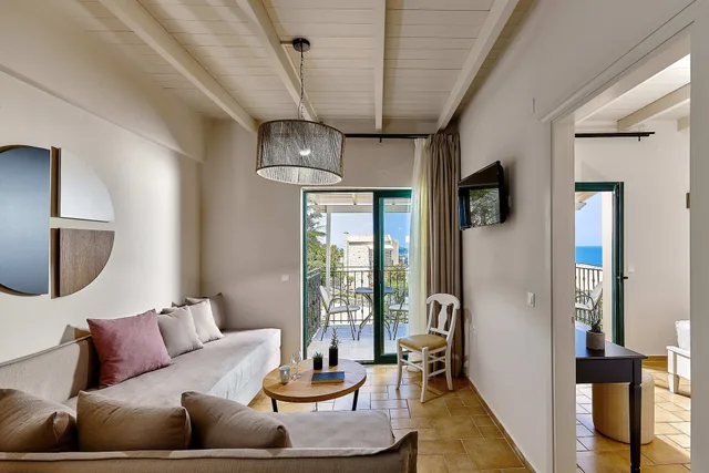 Superior, Suite, 2 Queen Beds, 2 Sofa, Marni Village 5/10