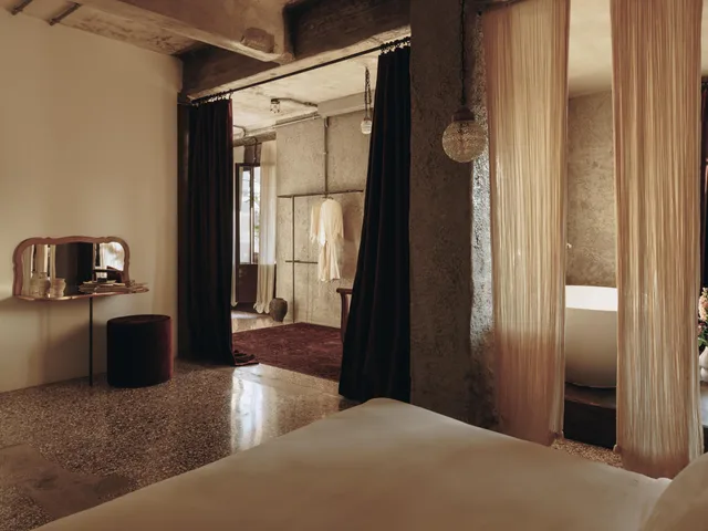 غرفة ديلوكس بشرفة، Mona Athens 2/2