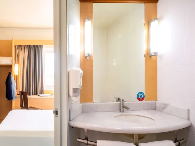 غرفة قياسية بسرير مزدوج، Ibis Chihuahua 6/9