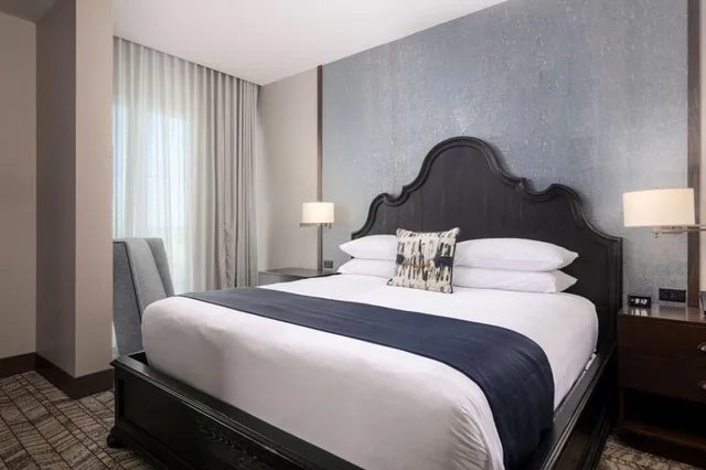 جناح بإطلالة على البحيرة، The Stella Hotel Autograph Collection 3/9