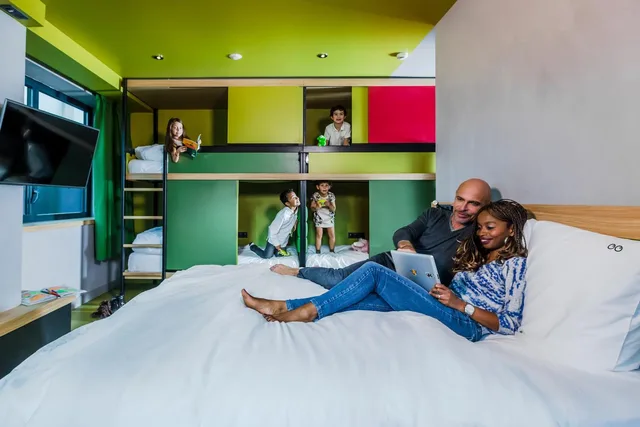Family, Private Bathroom, Yooma Urban Lodge Paris Tour Eiffel 3/5