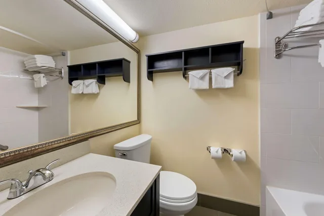 غرفة بسريرين كوين، Best Western Plus Thousand Oaks Inn 8/8