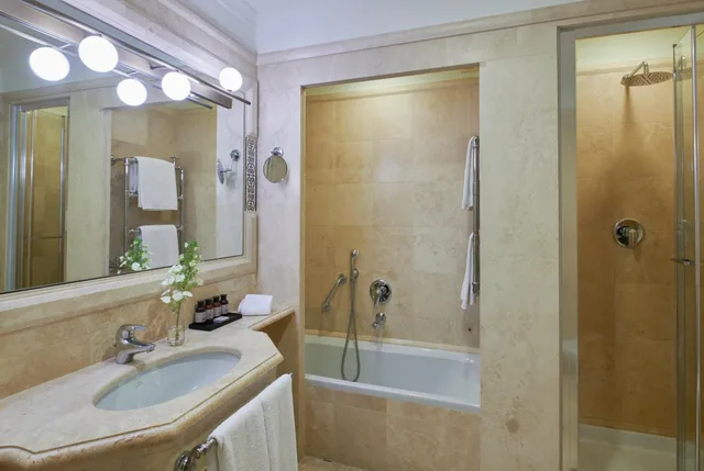 Deluxe, Double Bed, Valley View، Fonteverde Thermal Spa Resort, Tuscany 3/3