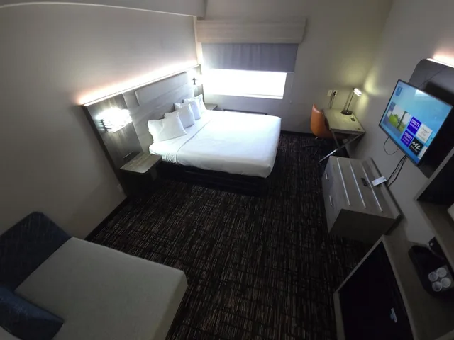 غرفة ديلوكس بسرير كينج مع أريكة بجاكوزي، Reston Inn & Suites 3/10
