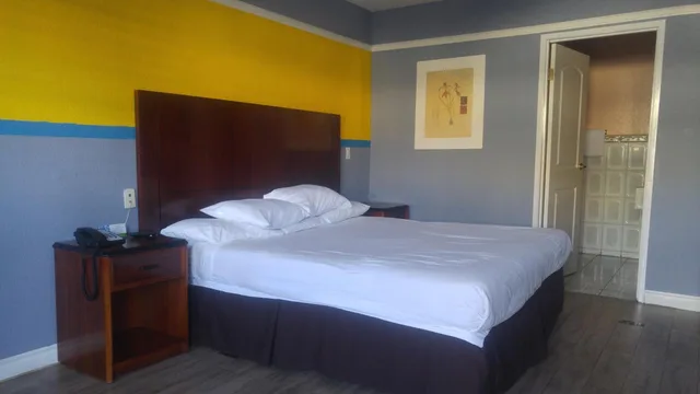 غرفة قياسية بسرير كينج، Riviera Motel 2/5