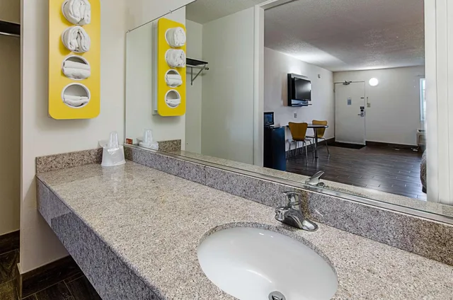 غرفة رباعية بسرير مزدوج، Motel6 Staunton, VA 8/10