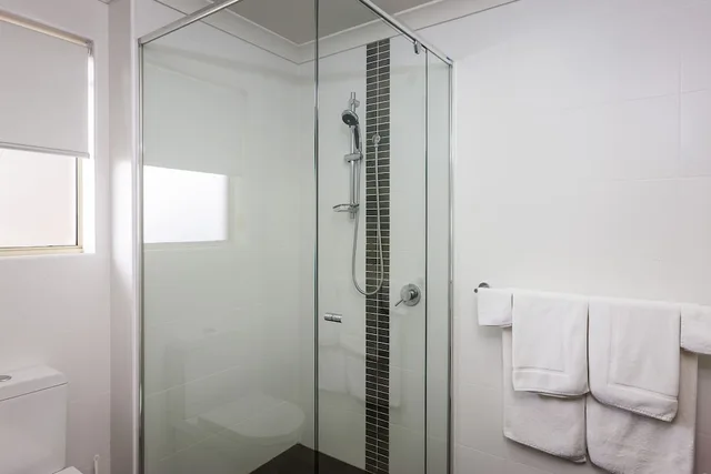 غرفة قياسية بسريرين منفصلين، Quality Hotel Bayswater 6/7
