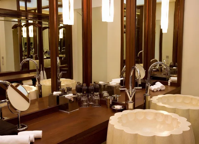 جناح بشرفة، Hyatt Regency Hua Hin 2/2