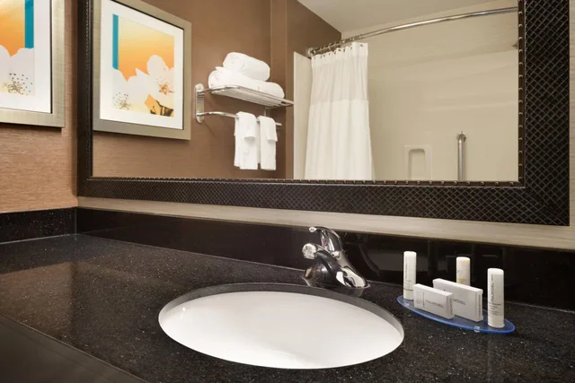 غرفة بسرير كوين، Fairfield Inn And Suites By Marriott Minneapolis Bloomington Mall of Ame 4/5