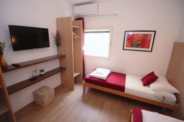Standard, Twin Beds, Motel Deny 10/10