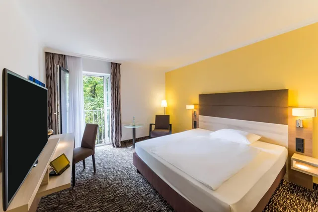 غرفة قياسية بسرير كينج وسرير كوين، Best Western Plus Hotel Koeln City 4/8