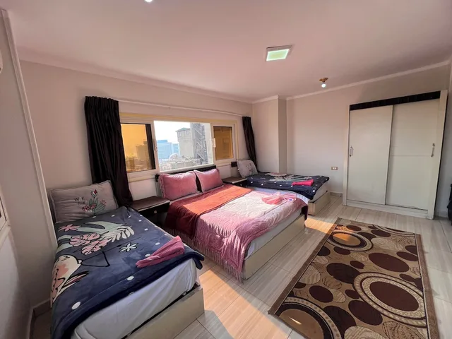 غرفة رباعية بسرير مزدوج وسريرين منفصلين، Isis Hotel 2 - Hostel 2/10