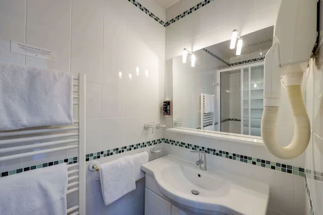 غرفة سوبيريور بسرير مزدوج، HOTEL LE ROC AU CHIEN 3/3