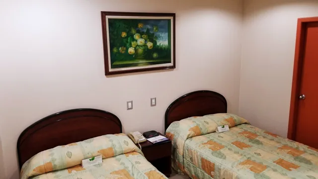 غرفة تنفيذية بسريرين منفصلين، Ramada Hotel Guayaquil 2/6