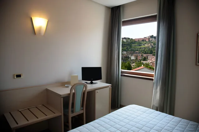 غرفة ثلاثية بثلاثة أسرّة، HOTEL BASSETTO 3/3