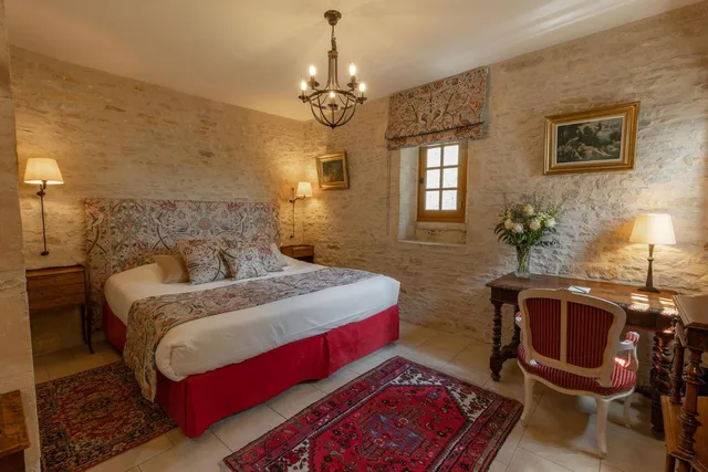 غرفة سوبيريور بسرير كينج، FERME DE LA RANCONNIERE - MANOIR DE MATHAN 6/9