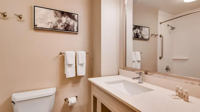 جناح بسرير كوين مع أريكة، Best Western Premier I-95 Savannah Airport/ Pooler West 2/2