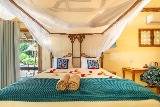 غرفة سوبيريور بسرير كينج بإطلالة على البحر، Marafiki Bungalows 1/7