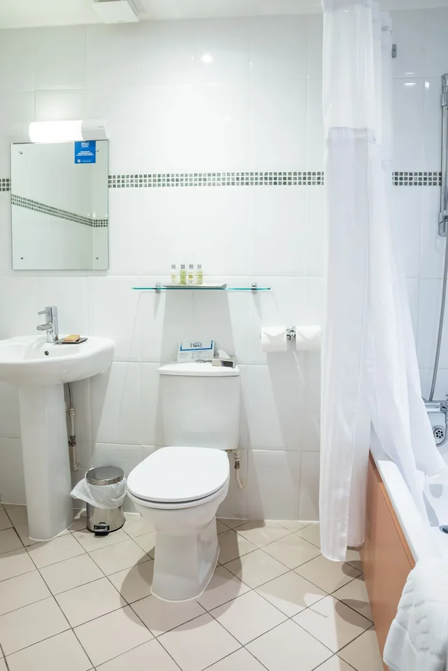 غرفة قياسية بسرير مزدوج لذوي الإعاقة، Avisford Park Hotel 8/8