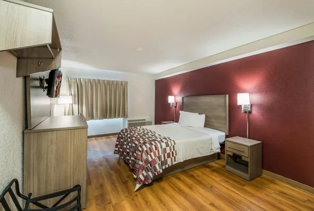 غرفة قياسية بسرير كوين للمدخنين، Red Roof Inn Rochester Airport 1/7