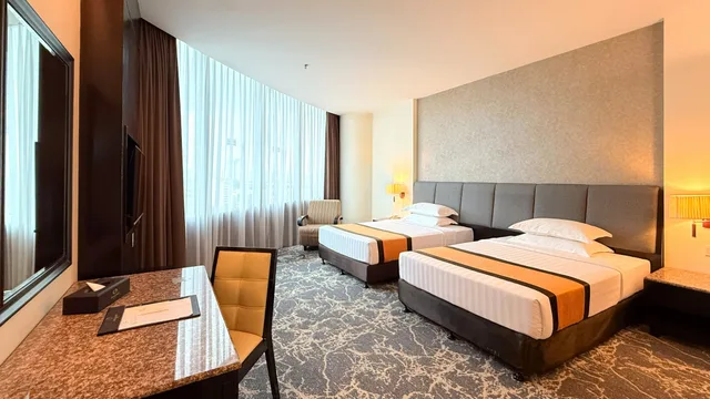 غرفة قياسية بسريرين منفصلين للمدخنين، Grand Paragon 1/2
