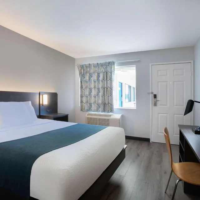 غرفة بسرير كوين لغير المدخنين، Motel6 Woodland, CA - Sacramento Airport 2/7
