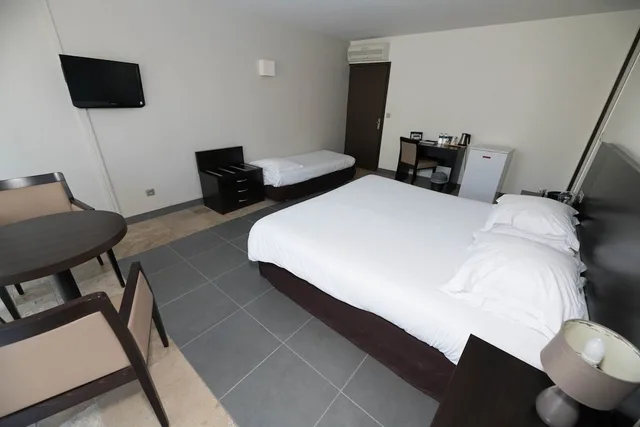 Room, Triple, 1 King and 1 Single Beds, Domaine de La Petite Isle 4/6