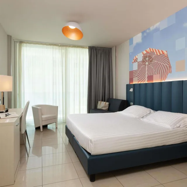 Superior, Double Bed, Lateral Side Sea View, Balcony، MERCURE RIMINI ARTIS 1/10