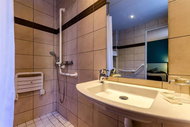 غرفة قياسية بسرير مزدوج، HOTEL MIRAMONT 5/6