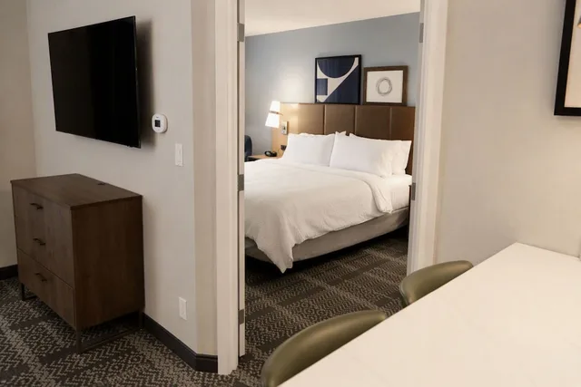 جناح بسريرين كوين بغرفتي نوم بمطبخ لذوي الإعاقة، Staybridge Suites Silicon Valley Milpitas 4/6