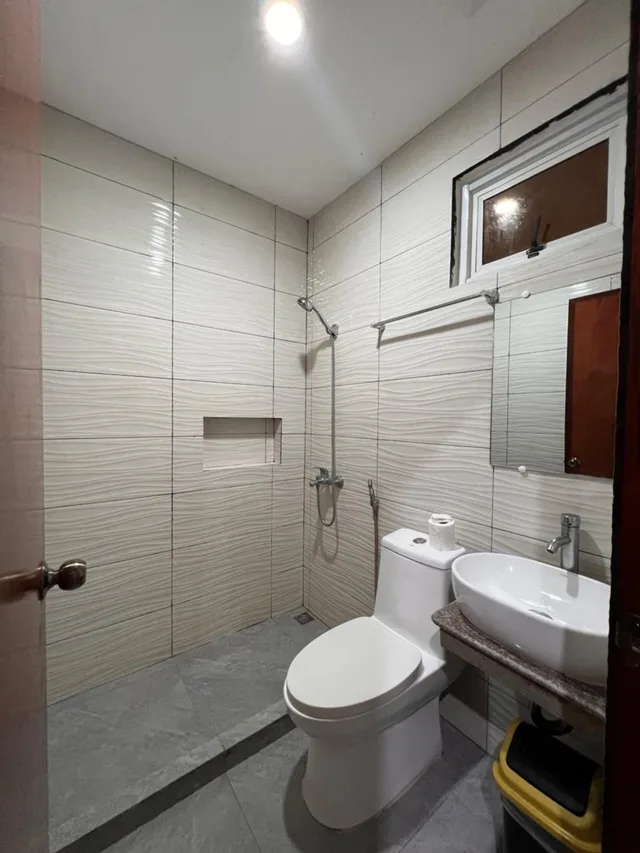 Room, Triple, Street View, Balcony، Rosanna's Pension 9/10