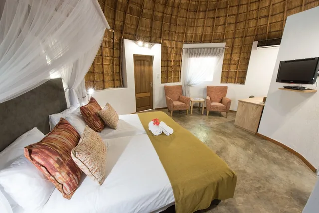 Standard, Twin Beds, Aha Sefapane Lodges And Safaris 4/6