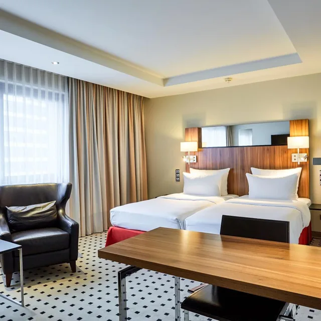 غرفة بريميوم بسرير كينج، Radisson Blu Conference Hotel, Dusseldorf 1/10