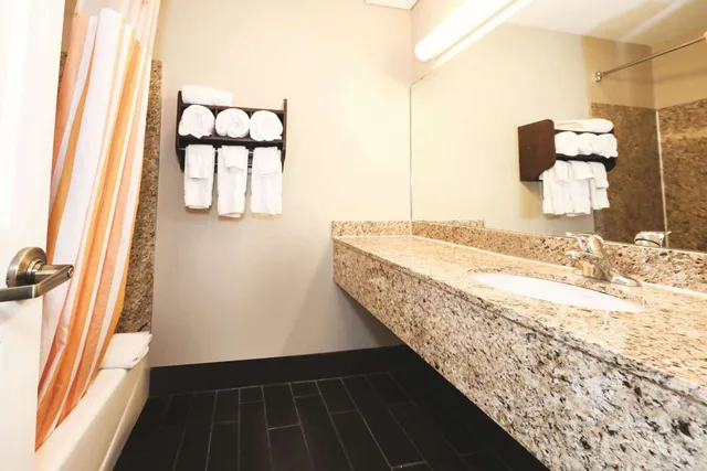 جناح استوديو، La Quinta Inn Sandusky Near Cedar Point 5/5