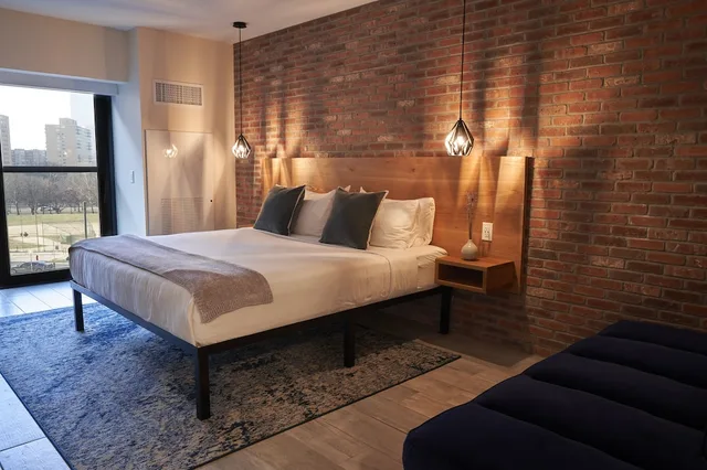 غرفة بريميوم بسرير كينج، The Maj Hotel 4/6